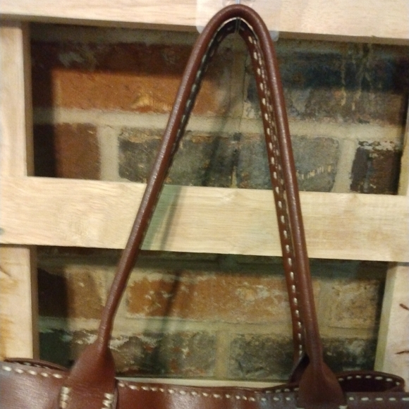 Antonio Melani gorgeous brown leather shoulder bag EUC - Picture 4 of 16